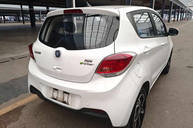 长安欧尚 奔奔E-Star 2022款 赏心版 多彩款 磷酸铁锂车身外观6005