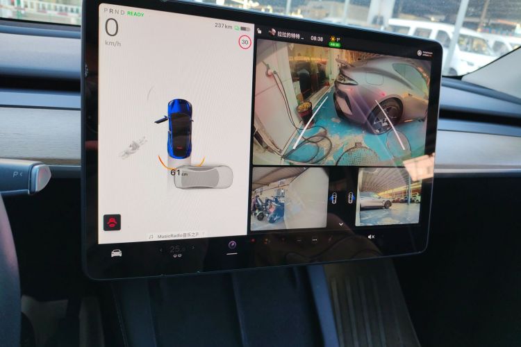 特斯拉 Model Y 2021款 标准续航后驱版中控内饰16