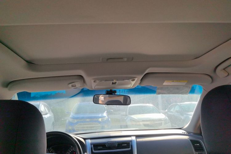 日产 天籁 2016款 改款 2.0L XL舒适版中控内饰22