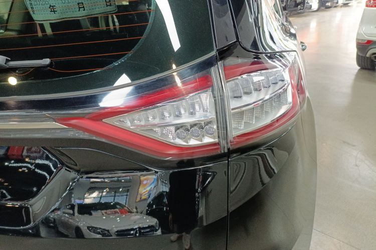 福特 锐界 2018款 改款 EcoBoost 245 两驱铂锐型 5座 国V车身外观6006