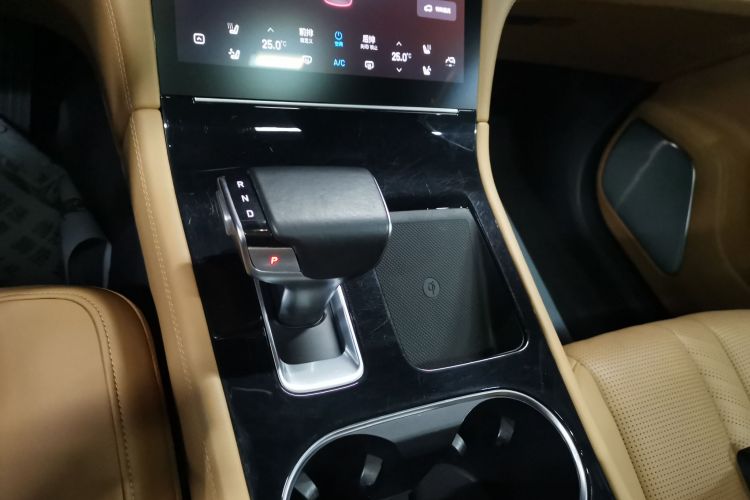 理想汽车 理想ONE 2020款 增程6座版中控内饰18