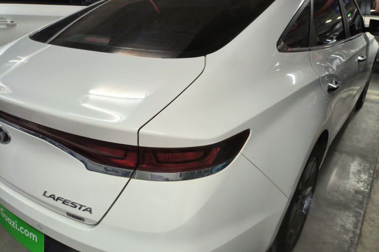 现代 菲斯塔 2019款 240TGDi 运动版 国VI车身外观9