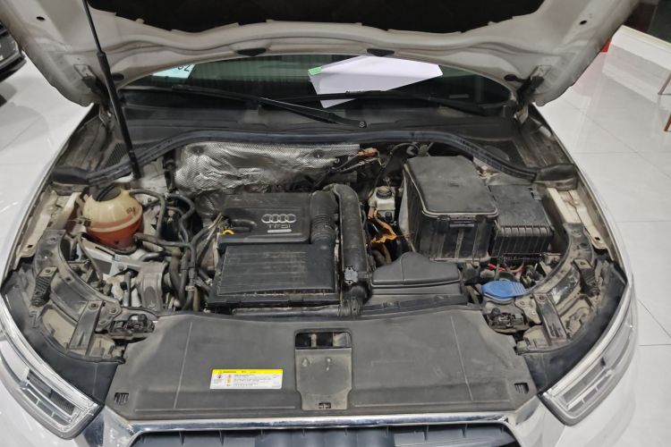 奥迪Q3 2018款 30周年年型 30 TFSI 时尚型机舱底盘24