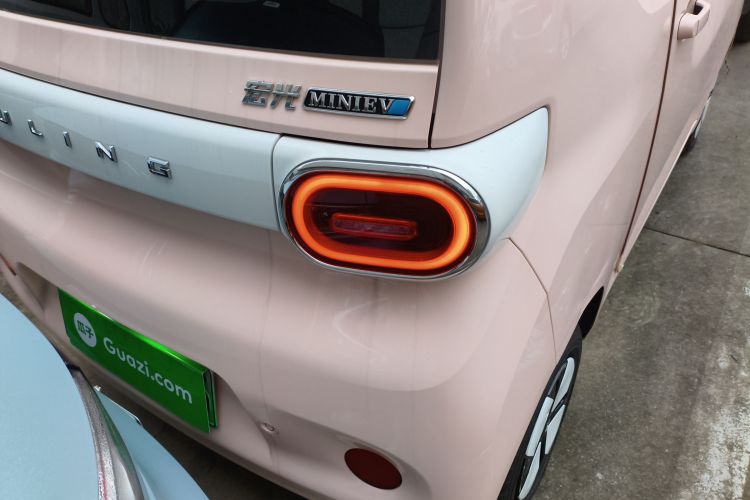 五菱汽车 宏光MINIEV 2024款 第三代 215km 进阶版车身外观9