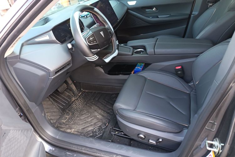 深蓝汽车 深蓝SL03 2022款 1.5L 1200增程版中控内饰19