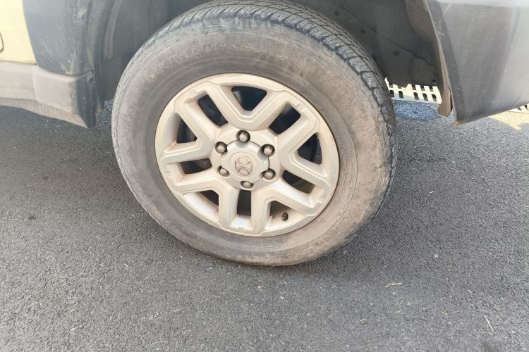 北京越野 北京BJ40 2016款 2.0T 手动两驱尊贵版车身外观6007