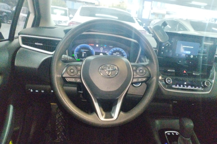 丰田 雷凌 2023款 智能电混双擎 1.8L 豪华版局部细节13