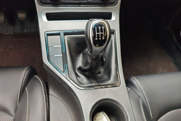 吉利汽车 帝豪 2018款 1.5L 手动向上互联版中控内饰18