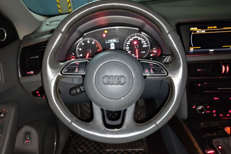 奥迪Q5 2015款 40 TFSI 舒适型中控内饰13