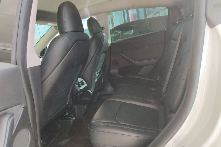 特斯拉 Model Y 2022款 改款 后轮驱动版中控内饰21