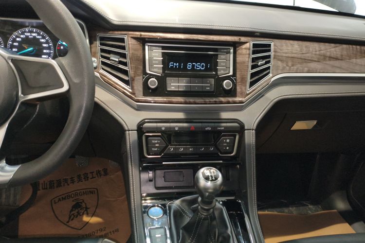 众泰 大迈X7 2017款 上进版 1.5T 手动庐山型中控内饰16