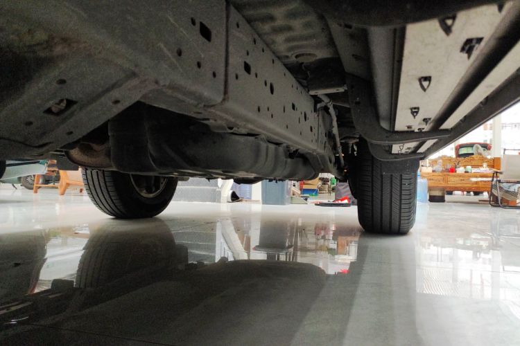 丰田 普拉多 2016款 2.7L 自动标准版局部细节9002