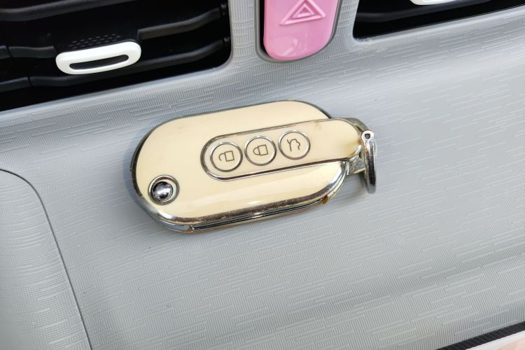 五菱汽车 宏光MINIEV 2021款 马卡龙臻享款 磷酸铁锂中控内饰7001