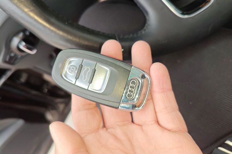 奥迪Q5 2015款 40 TFSI 进取型中控内饰7001