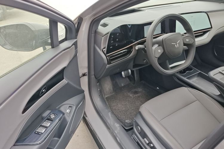 红旗EH7 2025款 640 四驱 智选版中控内饰7003