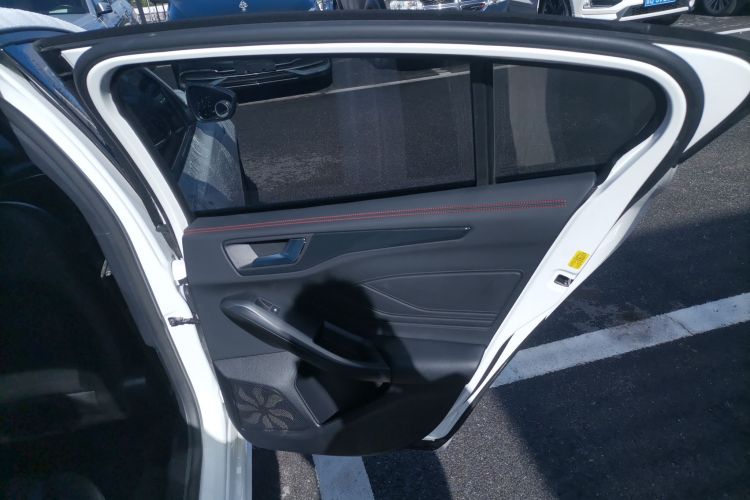 福特 福克斯 2022款 三厢 EcoBoost 180 自动ST Line中控内饰45