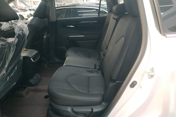 丰田 汉兰达 2026款 2.5L智能电混双擎两驱豪华版 7座中控内饰21