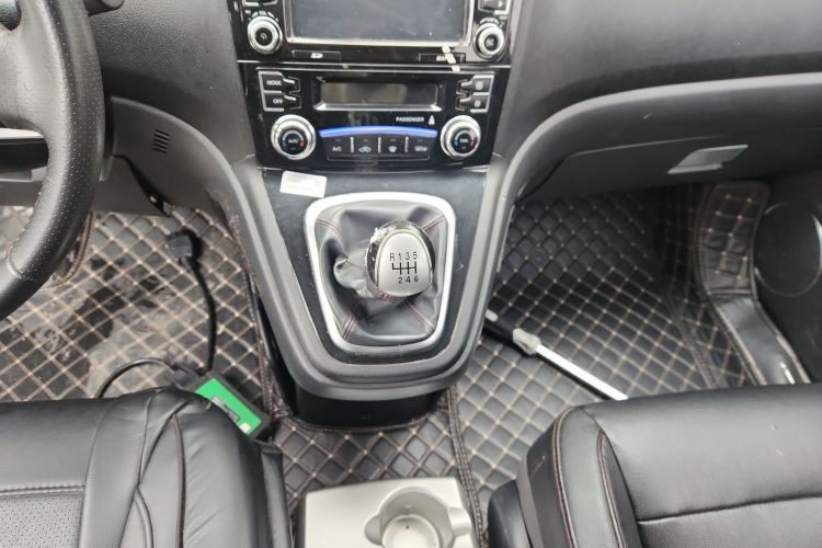 哈弗H6 2015款 升级版 1.5T 手动两驱精英型中控内饰18