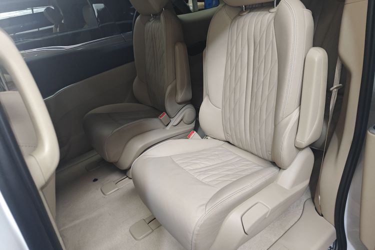 别克GL8 2023款 改款 陆上公务舱 豪华型中控内饰7004