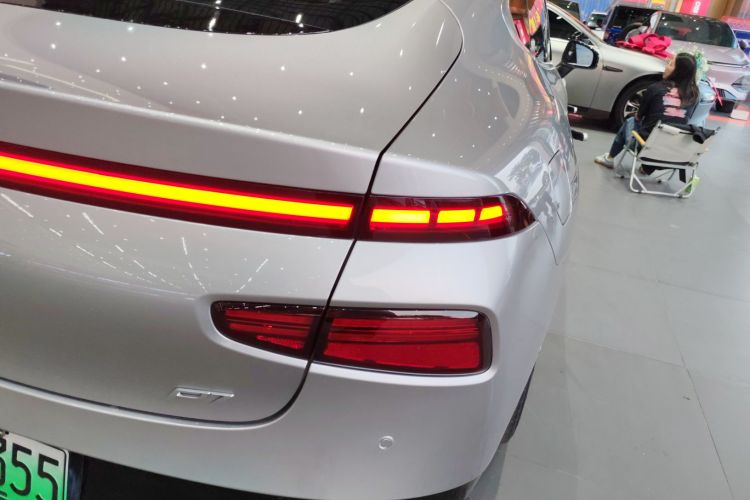 小鹏P7 2023款 P7i 702 Pro车身外观6006