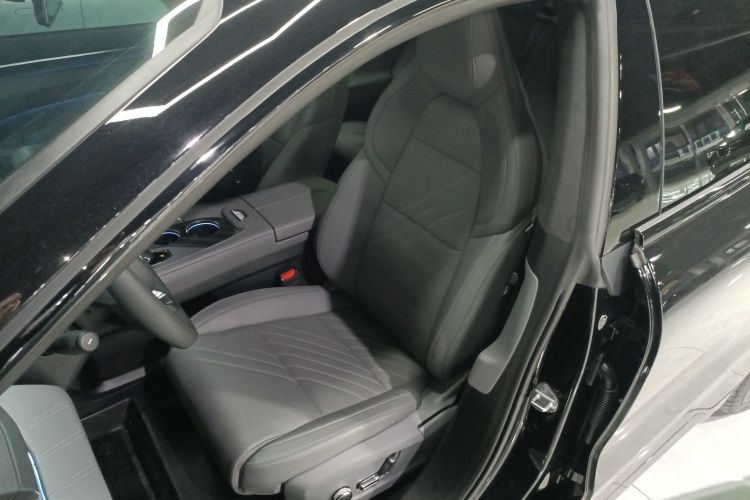 极氪001 2025款 WE版 100kWh 后驱局部细节19