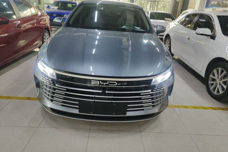 比亚迪 驱逐舰05 2024款 荣耀版 DM-i 55KM 豪华型车身外观2