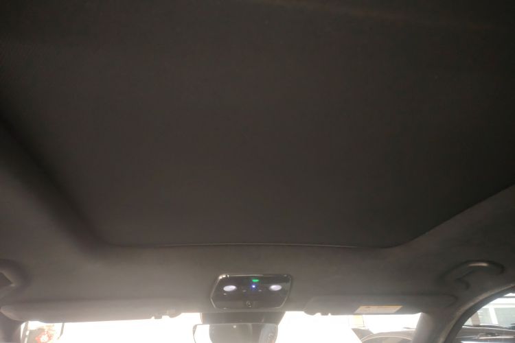 蔚来ES8 2020款 580KM 签名版 七座版中控内饰22