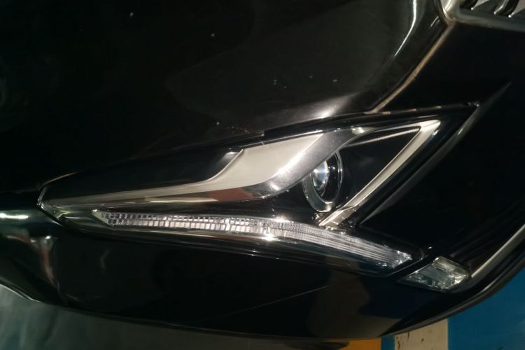 凯迪拉克XT5 2018款 25T 豪华型车身外观8