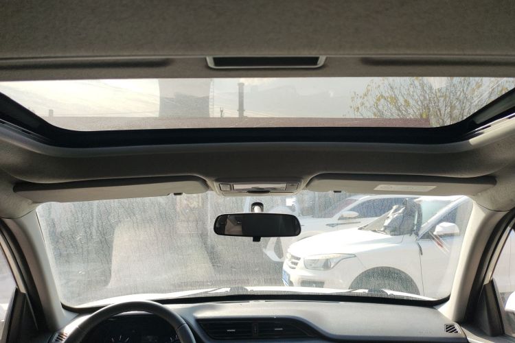 奇瑞 瑞虎3 2016款 1.6L 手动智尚版中控内饰22