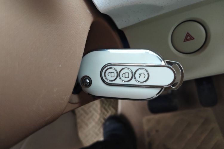 五菱汽车 宏光MINIEV 2024款 第三代 215km 进阶版中控内饰7001