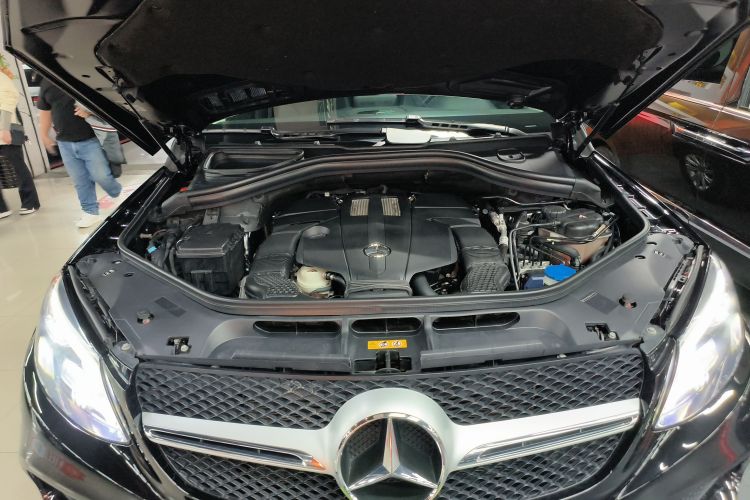 奔驰GLE轿跑 2017款 GLE 320 4MATIC 轿跑SUV机舱底盘24