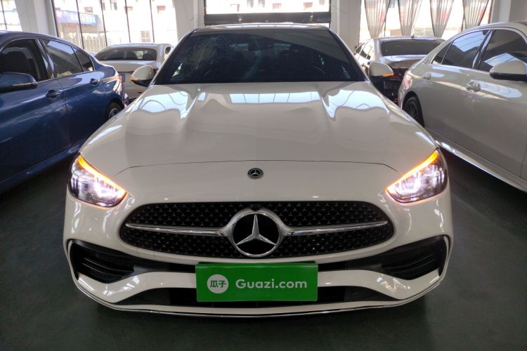 奔驰C级 2024款 改款 C 260 L 运动版车身外观2