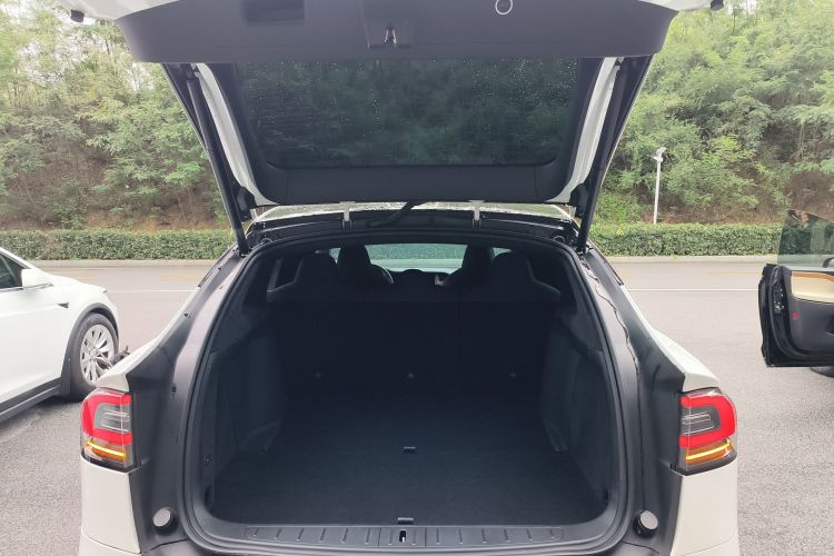 特斯拉 Model X 2019款 长续航版机舱底盘23