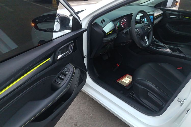 荣威i5 2021款 1.5L CVT黑金版中控内饰7003