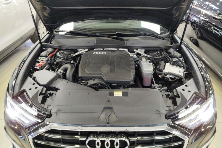 奥迪A6L 2023款 改款 40 TFSI 豪华动感型机舱底盘24