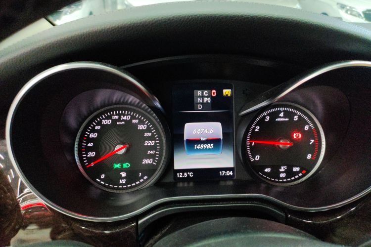 奔驰V级 2018款 V 260 尊贵版 国VI中控内饰14