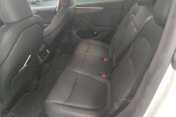 特斯拉 Model Y 2025款 长续航全轮驱动 首发版中控内饰21