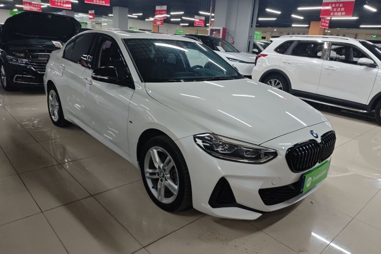 宝马1系 2021款 120i M运动曜夜版车身外观6002