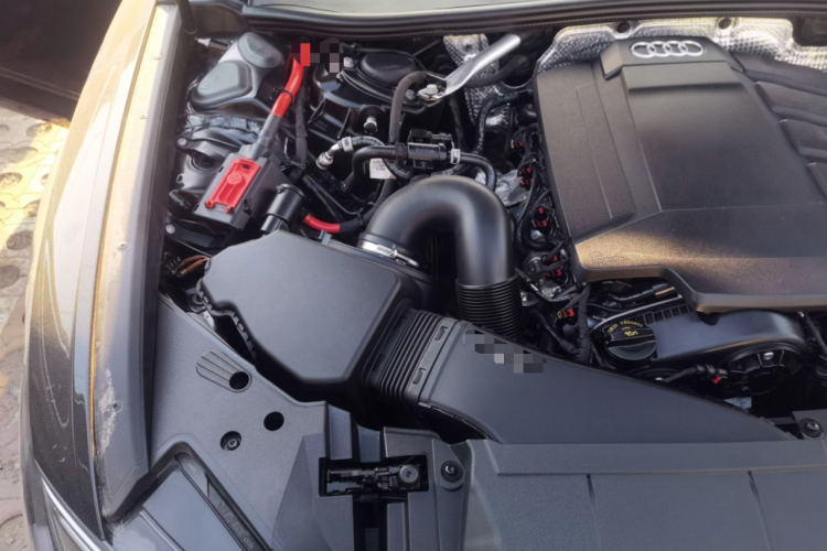 奥迪A6L 2023款 45 TFSI 臻选动感型机舱底盘25