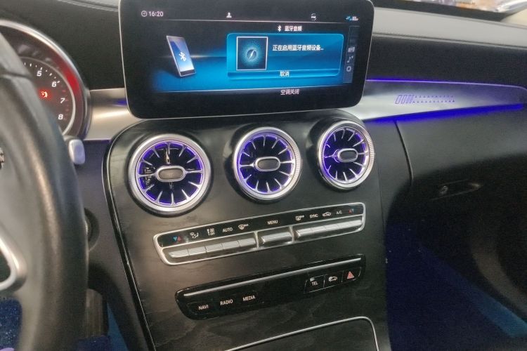 奔驰C级 2019款 C 260 L 运动版局部细节16