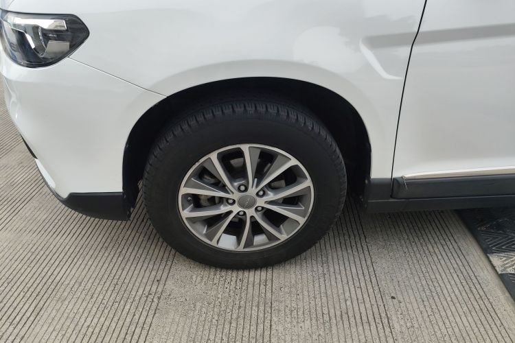 哈弗H6 2018款 蓝标 运动版 1.5T 自动两驱尊贵型车身外观6007