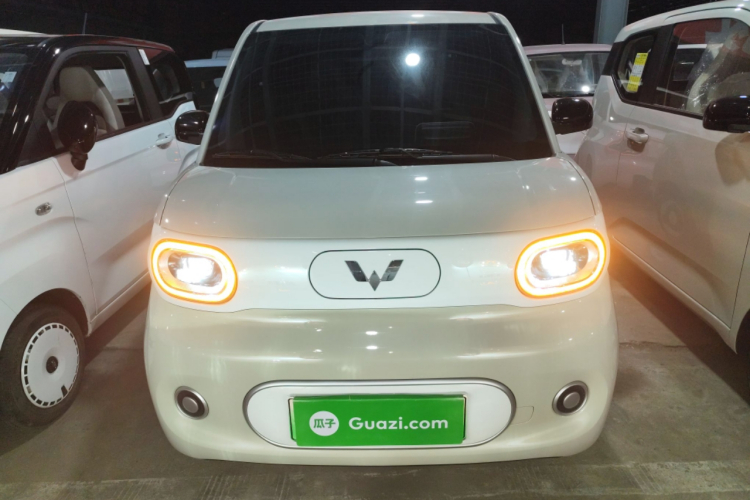 五菱汽车 宏光MINIEV 2024款 第三代 215km 青春版车身外观2