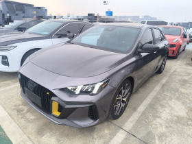 广汽传祺 影豹 2021款 270T DCT J15版