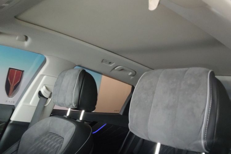 红旗HS5 2022款 改款 2.0T 智联旗享版中控内饰22