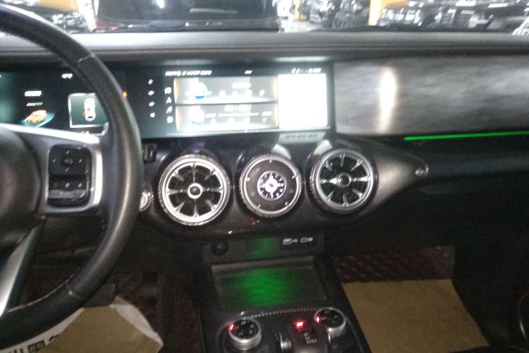 坦克300 2021款 越野版 2.0T 挑战者中控内饰16