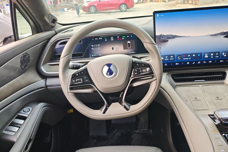 腾势N7 2024款 702 智驾Pro版中控内饰13