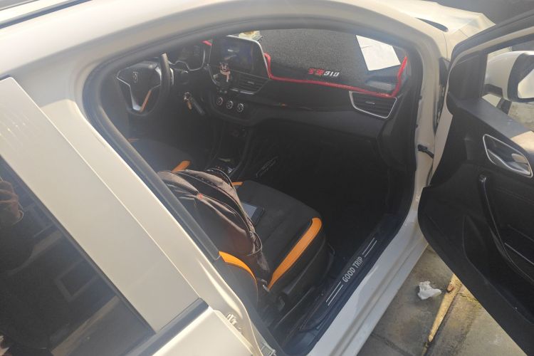 宝骏310 2017款 1.5L 自动时尚型局部细节9005