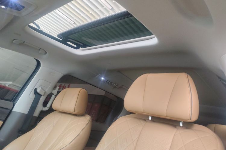 腾势D9 2022款 DM-i 1040 尊贵型中控内饰22