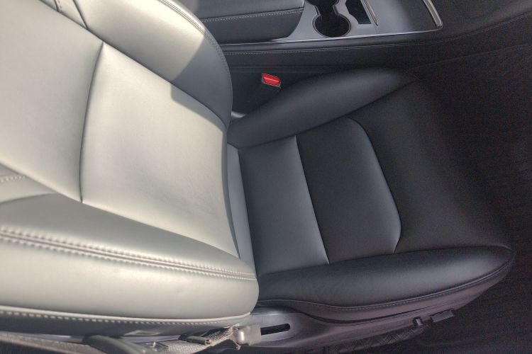 特斯拉 Model Y 2022款 长续航全轮驱动版局部细节41