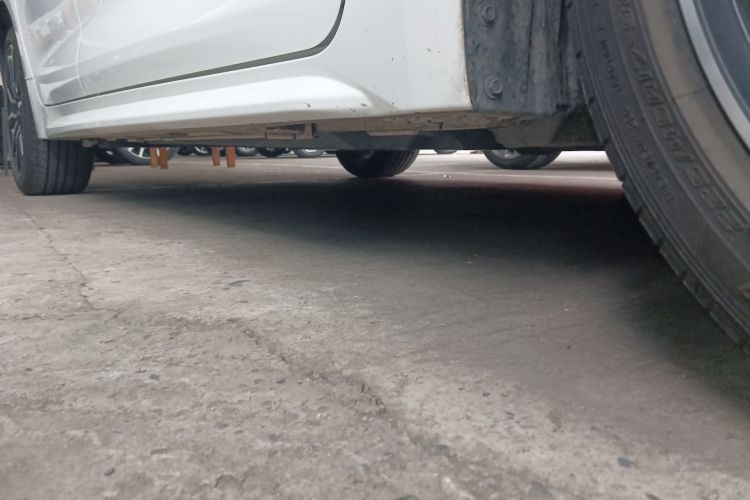 丰田 雷凌 2023款 185T CVT运动版局部细节9001